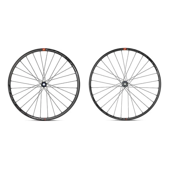 Coppia Di Ruote Fulcrum E-Metal 3 6 Bolts Mozzo Anteriore 15/110mm - Posteriore 12/148 Mm BOOST Nero 1 Coppia Di Ruote Fulcrum E-Metal 3 6 Bolts Mozzo Anteriore 15/110mm - Posteriore 12/148 Mm BOOST Nero